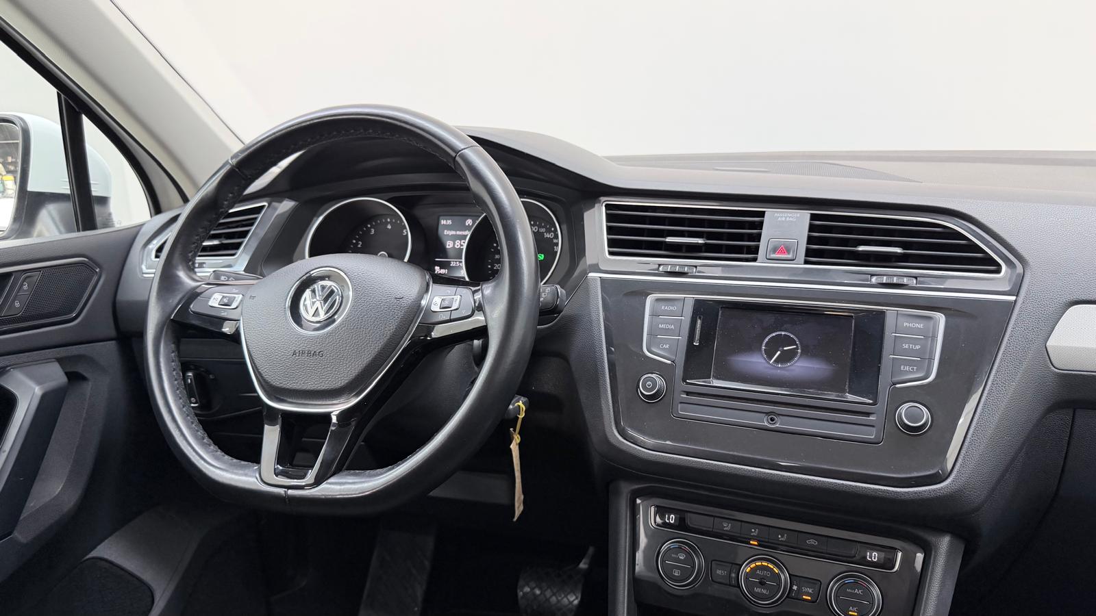 VOLKSWAGEN TIGUAN 11